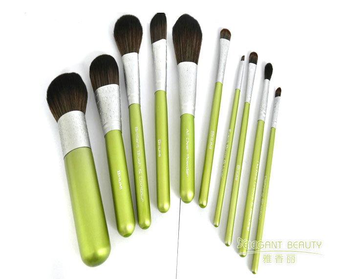  如何選擇適合自己膚質(zhì)的化妝刷套裝？掌握這五點