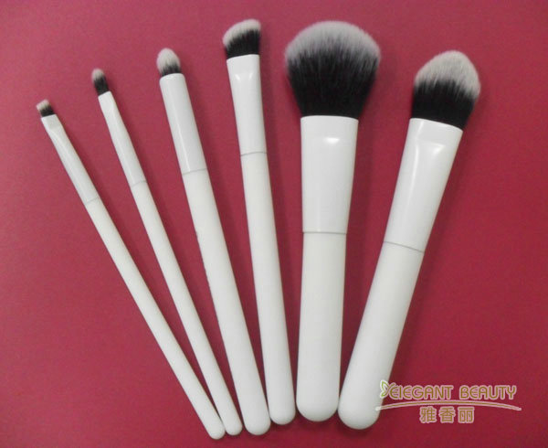 環(huán)保材質(zhì)引領(lǐng)化妝刷行業(yè)新趨勢